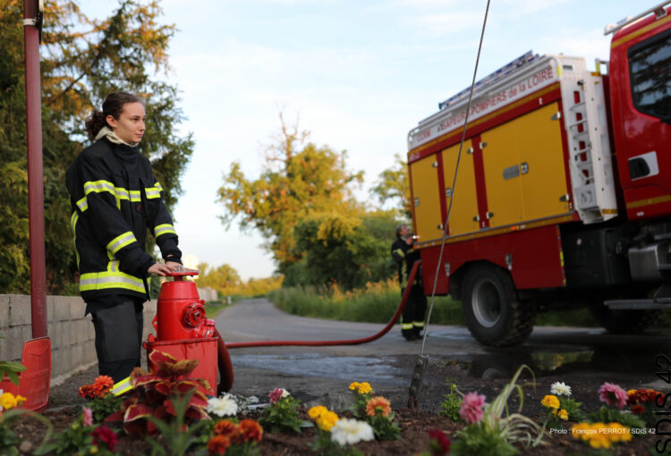 SDIS 42 incendie feu de paille